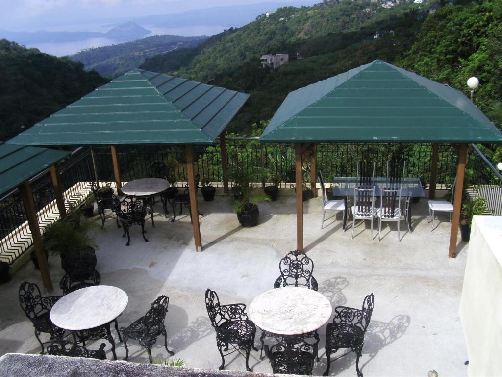 Royal Taal Inn Tagaytay City Exterior foto