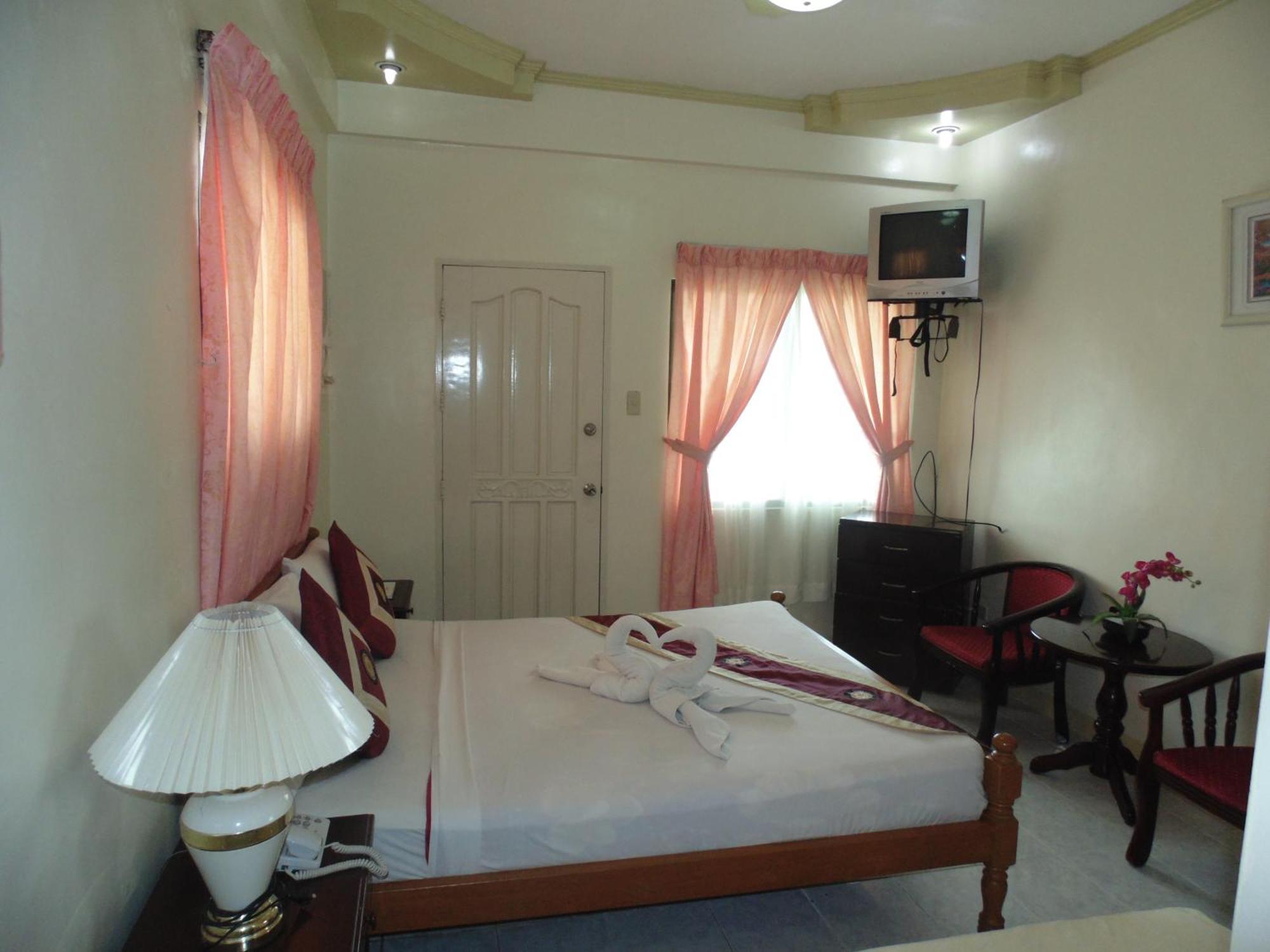 Royal Taal Inn Tagaytay City Exterior foto