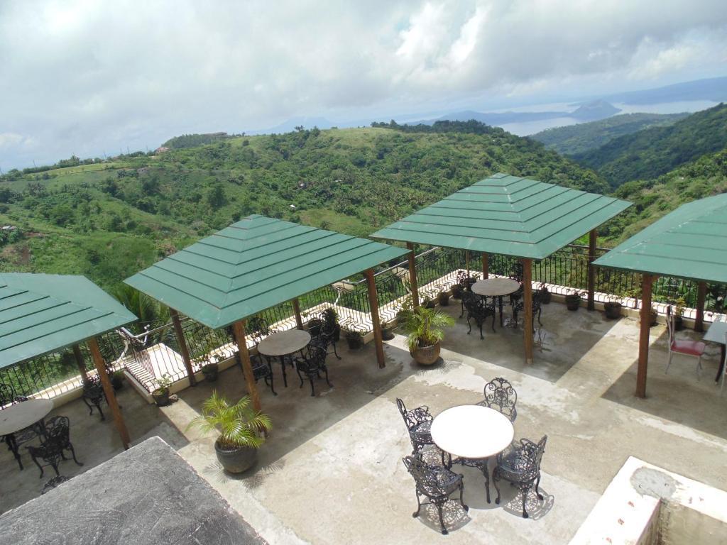 Royal Taal Inn Tagaytay City Exterior foto